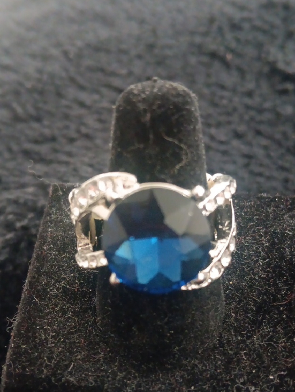 Vtg Style Radiant blue sapphire & rhinestone ring